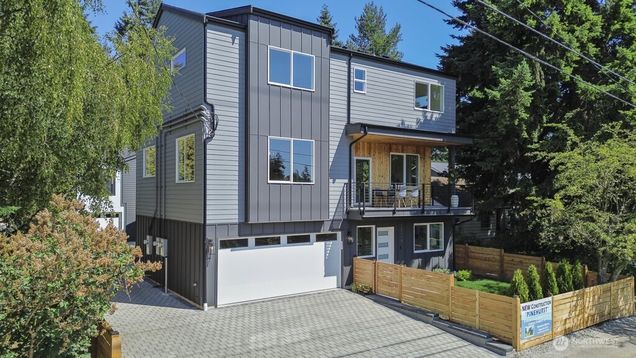 12048 5th Ave NE
