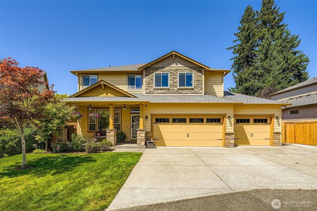 10307 NE 33rd Court Vancouver, WA House Active - Photo 1 of 36. Opens carousel modal