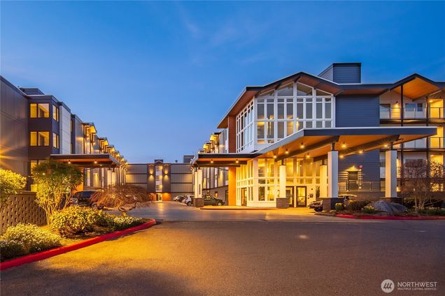 2501 Canterbury Lane E Unit 221