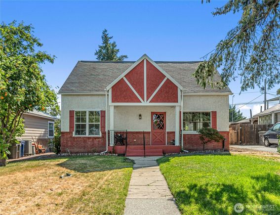 849 Kittitas Street Wenatchee, WA House Active - Photo 1 of 21. Opens carousel modal