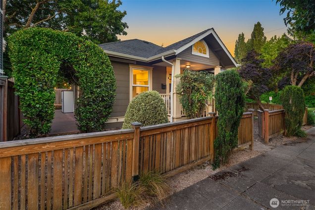 402 31st Avenue E Seattle, WA House Active - Photo 1 of 24. Opens carousel modal