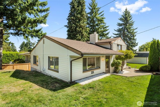 922 SW 160th Street Burien, WA House Active - Photo 1 of 37. Opens carousel modal