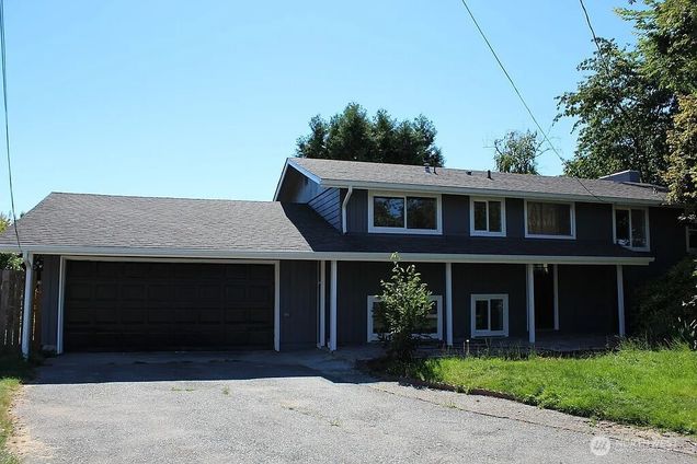 23611 106th Avenue SE Kent, WA House Active - Photo 1 of 10. Opens carousel modal