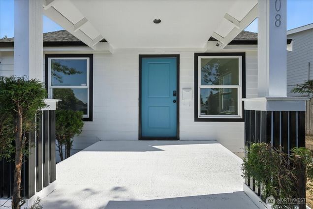 808 E 59th Street