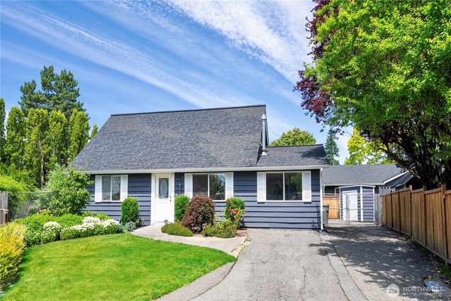 9054 NE 137th Court