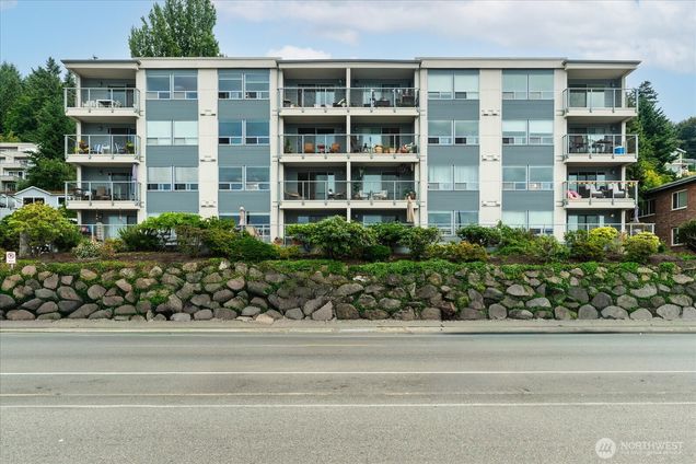 2200 Alki Avenue SW Unit 203