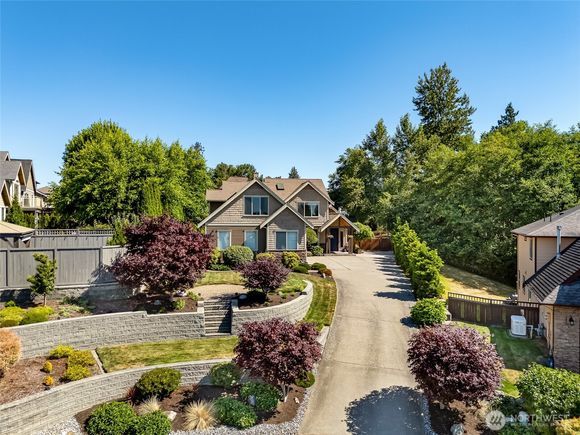2305 Kenneth Court