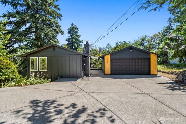 1413 25th Street SE Puyallup, WA House Active - Photo 1 of 36. Opens carousel modal