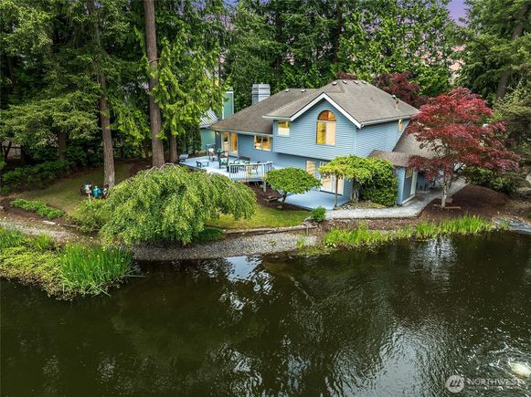 11423 NE 104th Street Kirkland, WA House Active - Photo 1 of 38. Opens carousel modal