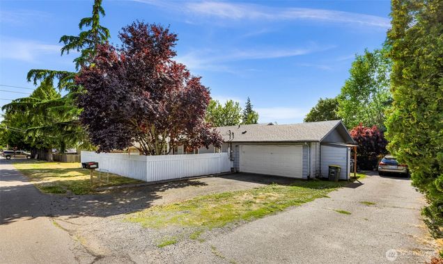 2517 Superior Street Bellingham, WA Multifamily Active - Photo 1 of 40. Opens carousel modal
