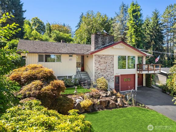 7017 NE 155th Place Kenmore, WA House Active - Photo 1 of 24. Opens carousel modal