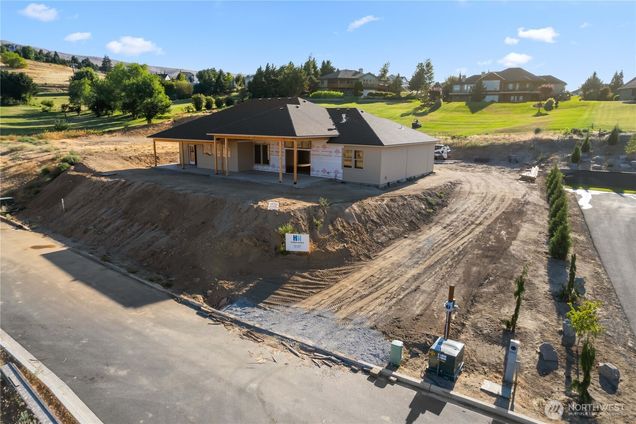 3777 Lucy Lane Wenatchee, WA House Active - Photo 1 of 32. Opens carousel modal