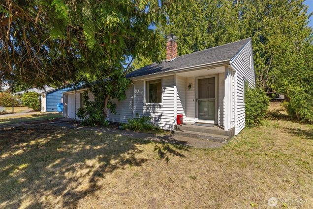 17030 14th Avenue NE Shoreline, WA House Active - Photo 1 of 30. Opens carousel modal