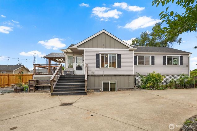 3132 Porter Street