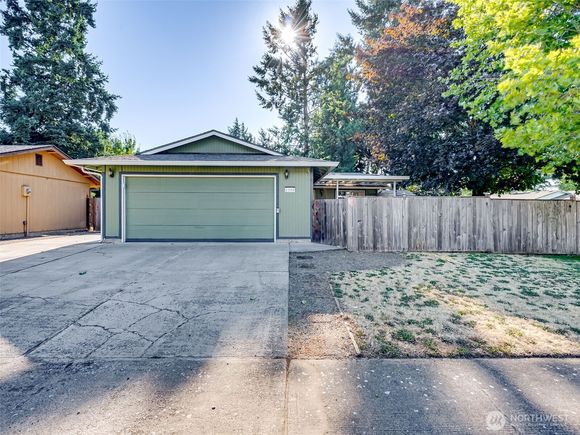 1208 SE Briarwood Drive