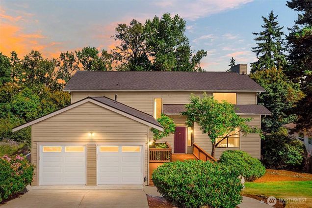 11514 84th Ave NE Kirkland, WA House Active - Photo 1 of 40. Opens carousel modal