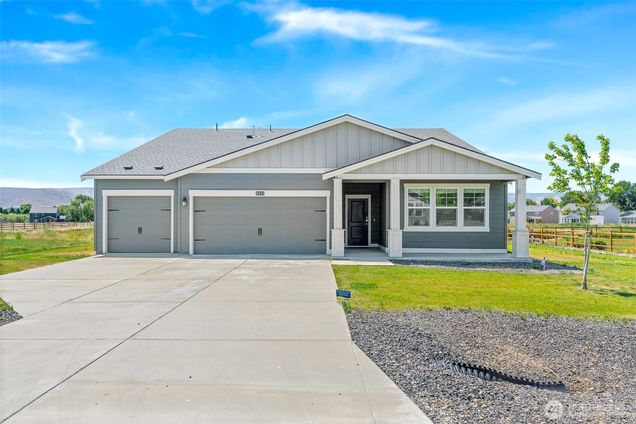 2911 Roan Drive