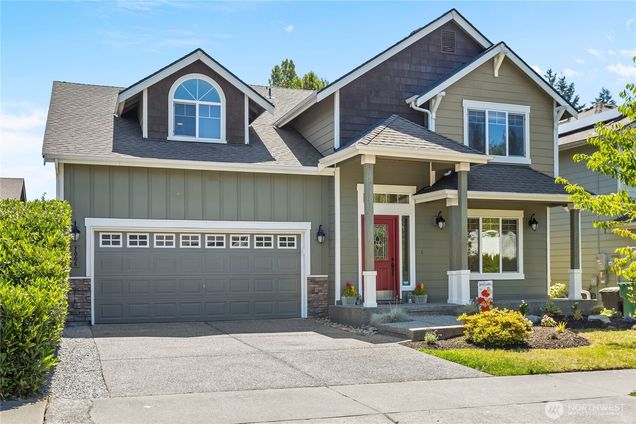 2006 124th Street Se Everett, WA House Active - Photo 1 of 37. Opens carousel modal