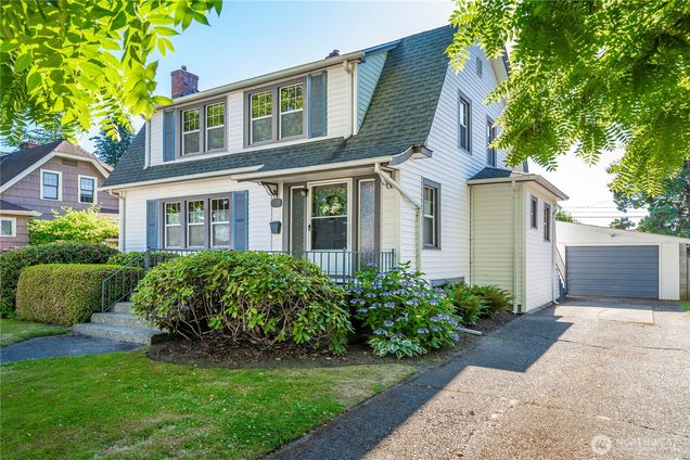 904 Lewis Avenue Sumner, WA House Active - Photo 1 of 36. Opens carousel modal