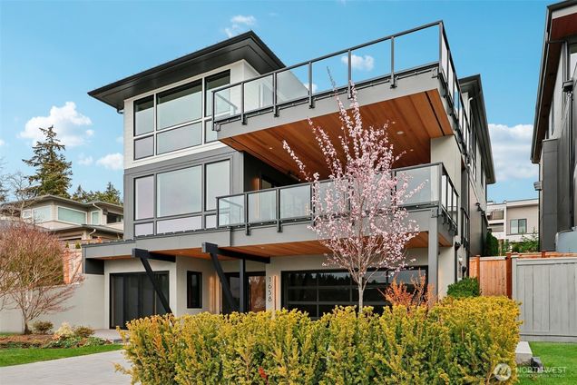 1658 10th Street W Kirkland, WA House Active - Photo 1 of 24. Opens carousel modal