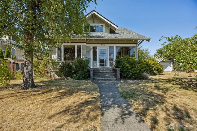 668 NW Folsom Street