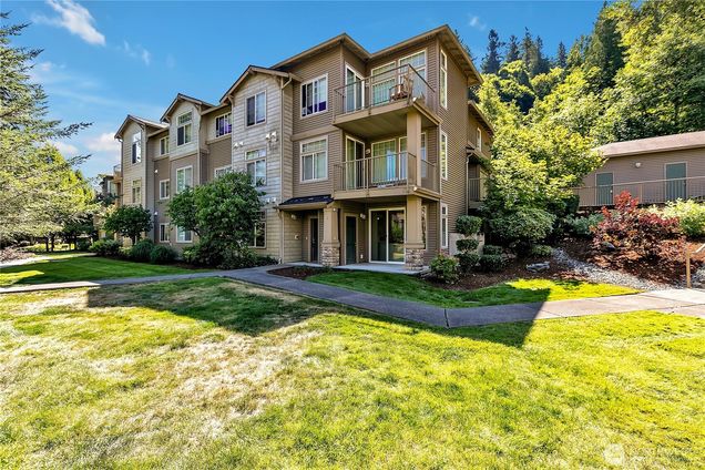 15325 SE 155th Place Unit L-1 Renton, WA Condo Active - Photo 1 of 18. Opens carousel modal