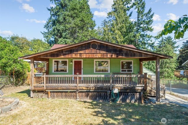 2628 Perry Avenue Bremerton, WA House Active - Photo 1 of 33. Opens carousel modal