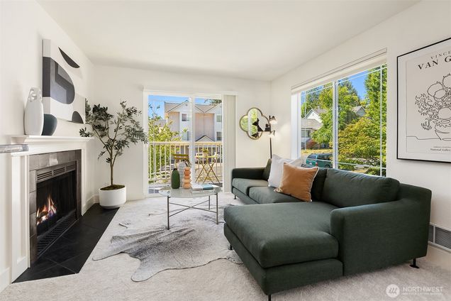 937 N 200th Street Unit B-206