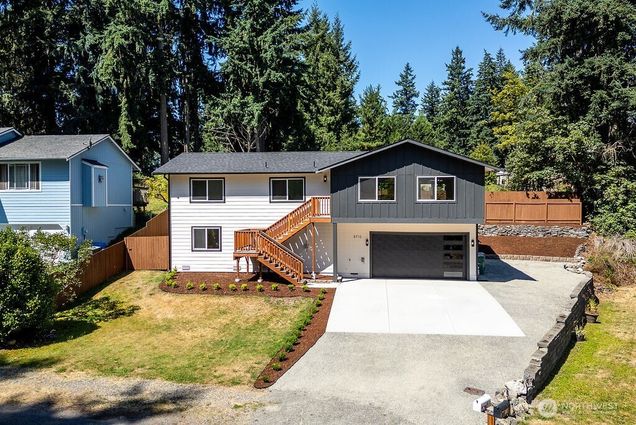 5710 189th Avenue E Lake Tapps, WA House Active - Photo 1 of 40. Opens carousel modal