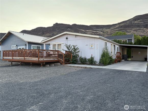 707 Hunter Avenue SW Quincy, WA House Active - Photo 1 of 27. Opens carousel modal