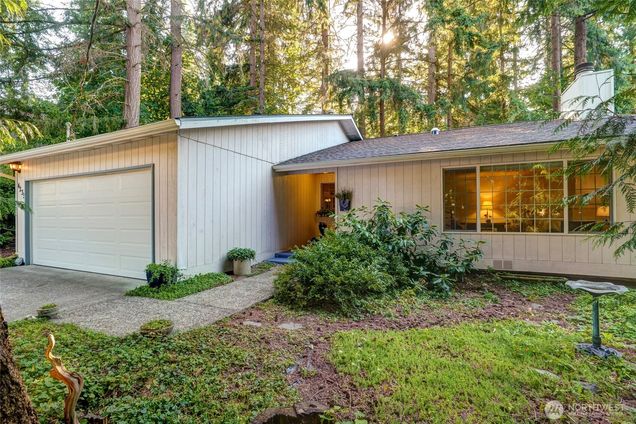 4235 164th Avenue SE Bellevue, WA House Active - Photo 1 of 30. Opens carousel modal