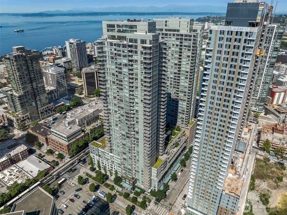 588 Bell Street Unit 606S