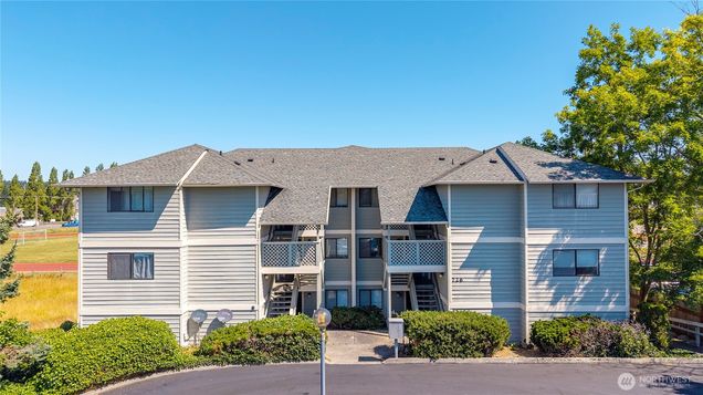 726 E Whidbey Avenue Oak Harbor, WA Multifamily Active - Photo 1 of 39. Opens carousel modal