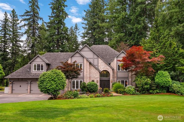 21917 NE 28th Street Camas, WA House Active - Photo 1 of 40. Opens carousel modal