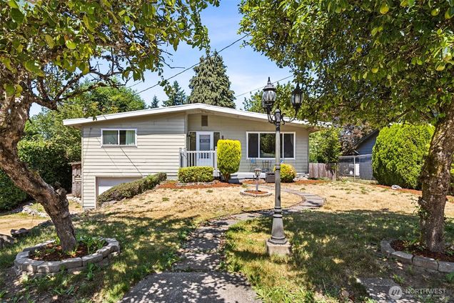 2134 SW 339th Street Federal Way, WA House Active - Photo 1 of 39. Opens carousel modal
