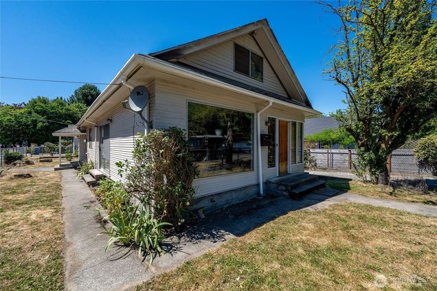8723 7th Avenue S Seattle, WA House Active - Photo 1 of 34. Opens carousel modal