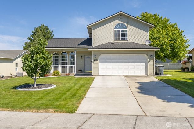 110 E Belair Drive Moses Lake, WA House Active - Photo 1 of 7. Opens carousel modal