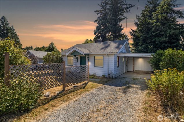 3229 Pinewood Avenue Bellingham, WA House Active - Photo 1 of 33. Opens carousel modal