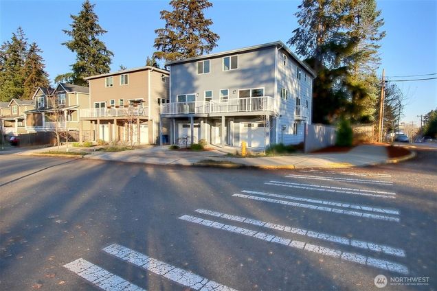 15188 5th Lane S Unit B Burien, WA Townhouse Active - Photo 1 of 28. Opens carousel modal