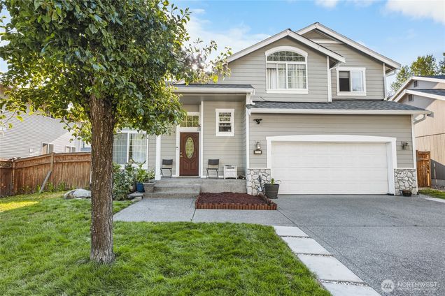2724 58th Avenue E Fife, WA House Active - Photo 1 of 40. Opens carousel modal