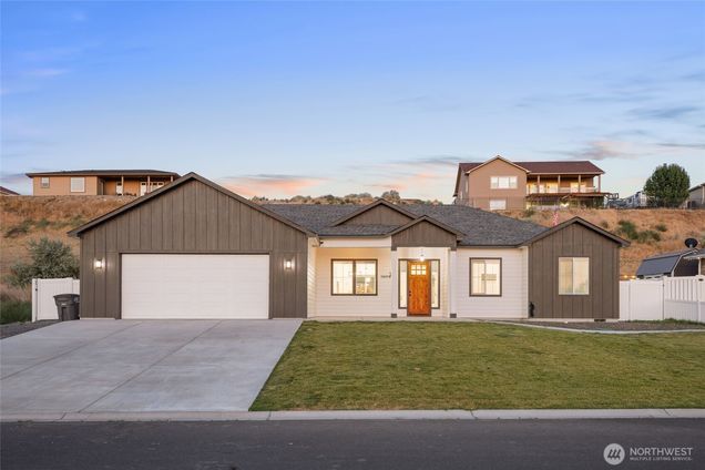 351 Stacy Drive SE