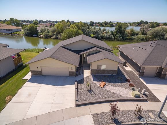 3435 Blue Heron Lane