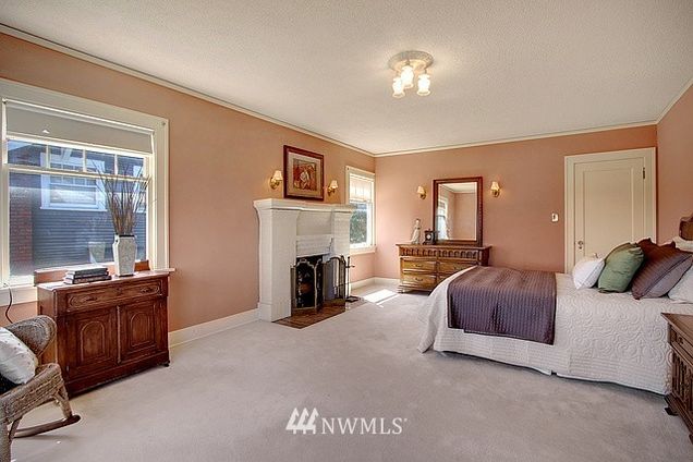 708 33rd Street - Photo 11 of 21