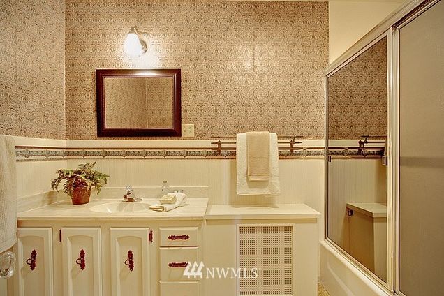 708 33rd Street - Photo 12 of 21