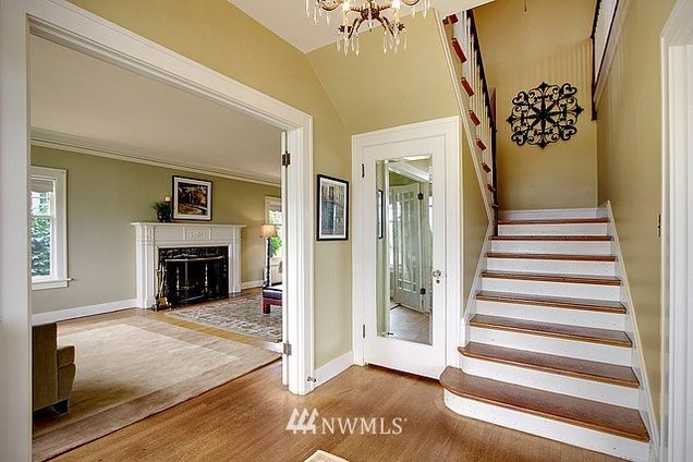 708 33rd Street - Photo 2 of 21