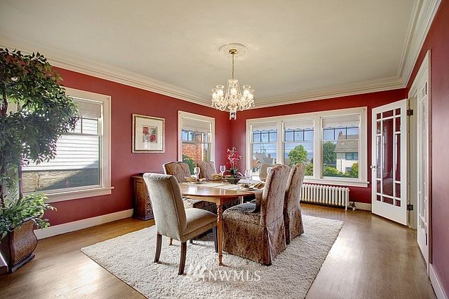 708 33rd Street - Photo 7 of 21