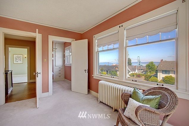 708 33rd Street - Photo 10 of 21