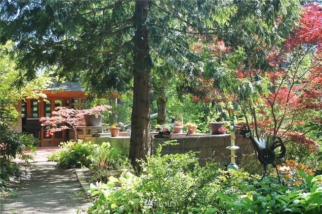 16001 91st Avenue SW Vashon, WA House Sold - Photo 13 of 17. Opens carousel modal