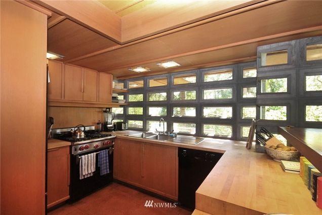 16001 91st Avenue SW Vashon, WA House Sold - Photo 7 of 17. Opens carousel modal