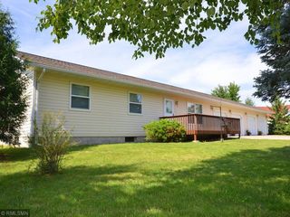 107 Pleasant Street E